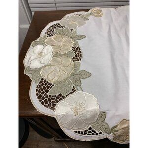 9 PC Applique Embroidery Table Linen Set Rustan’s